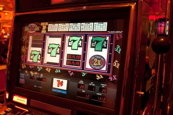star77 slot app splash screen on smartphone